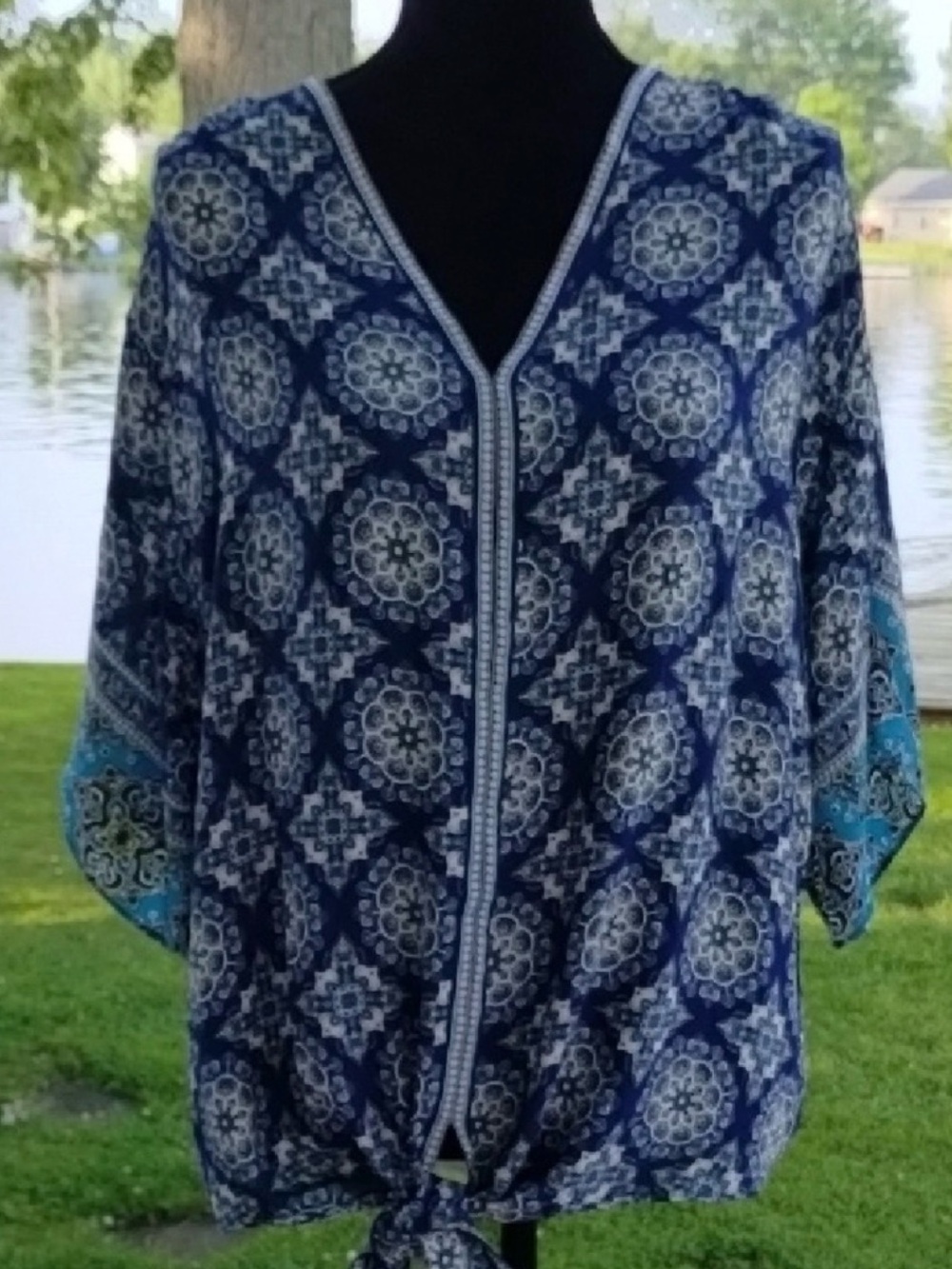 Max Studio Blue & White V-Neck Patterned Kimono Sleeve Top